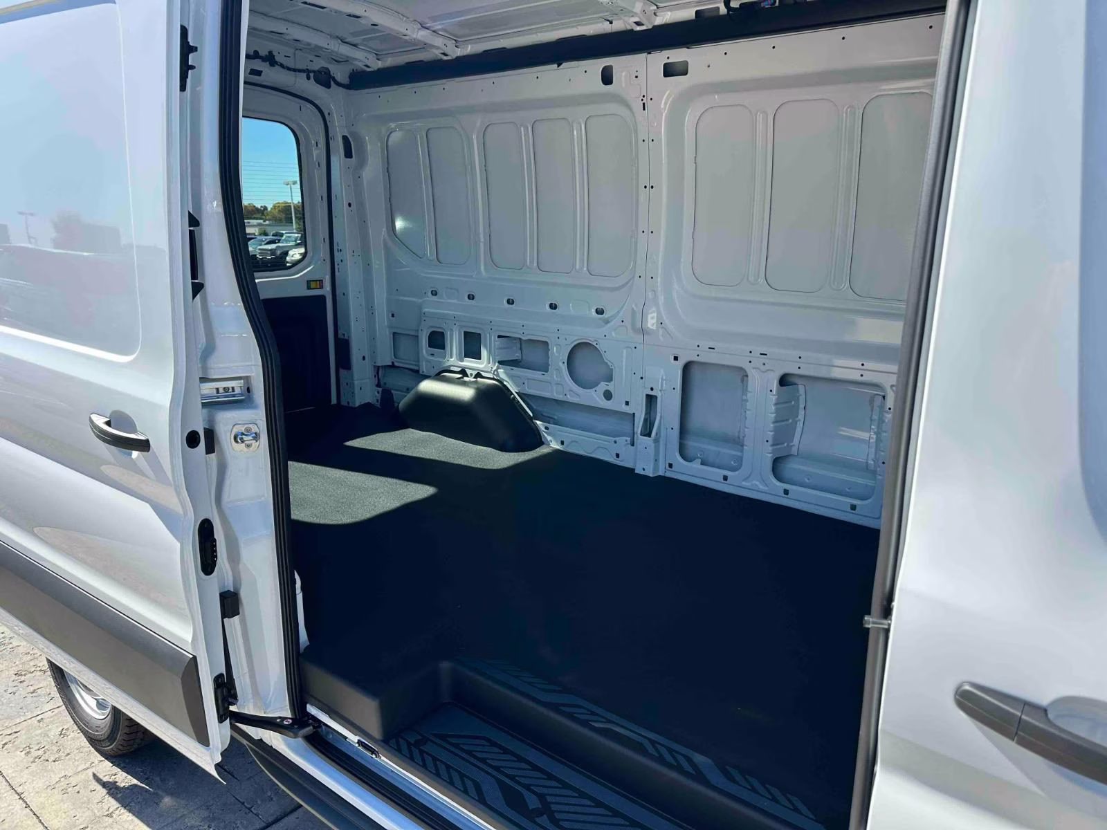 2026 Oxford White Ford Transit Cargo Van T-250 148  MED RF 9150 GV RWD Van