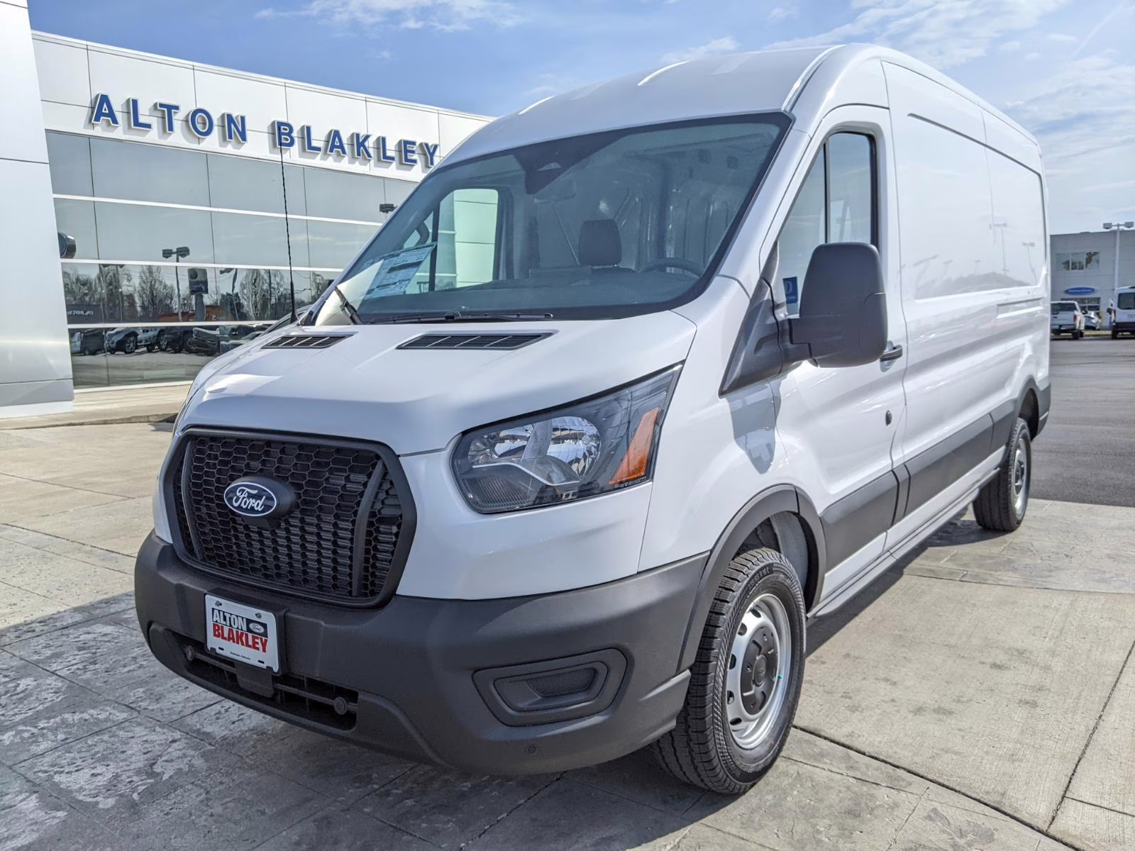 2026 Oxford White Ford Transit Cargo Van T-250 148  MED RF 9150 GV RWD Van