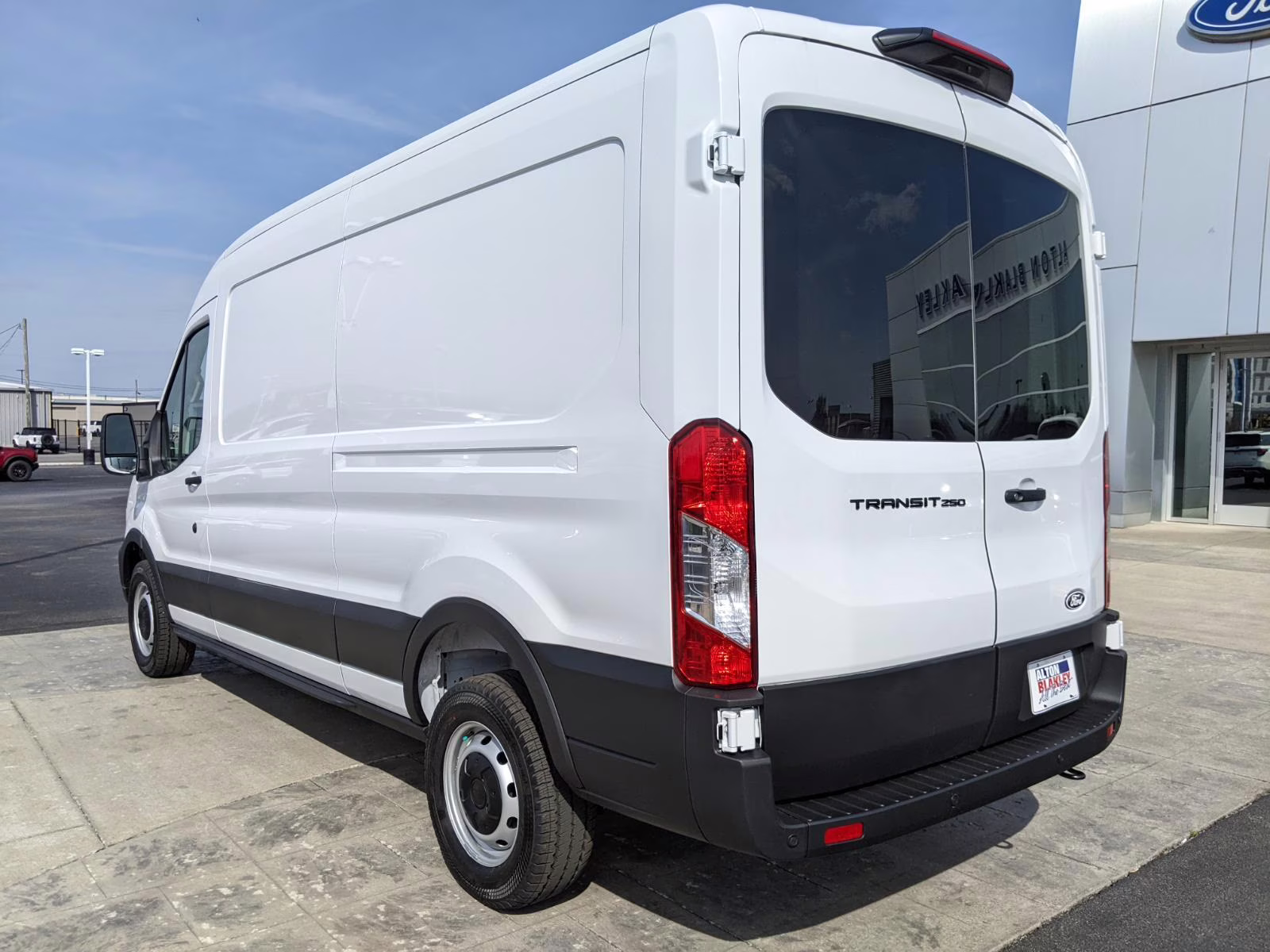 2026 Oxford White Ford Transit Cargo Van T-250 148  MED RF 9150 GV RWD Van