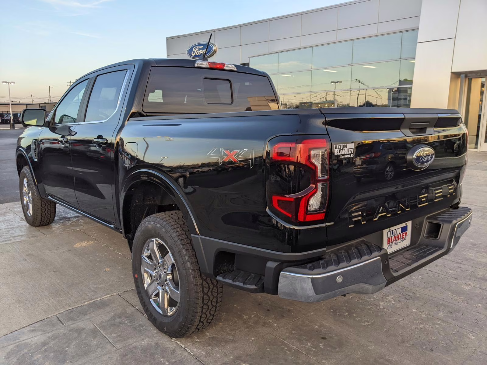 2025 Shadow Black Ford Ranger LARIAT 4X4 Truck