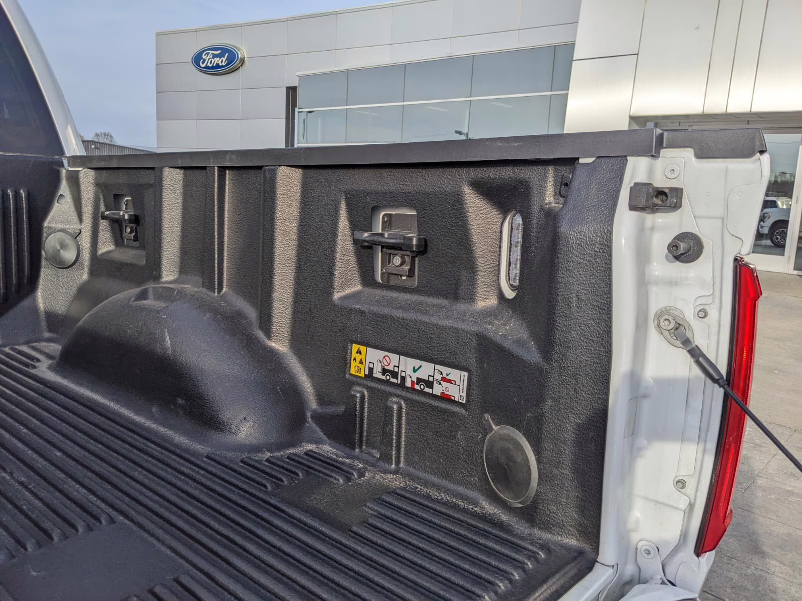 2023 Oxford White Ford F-150 XLT 4X4 Truck