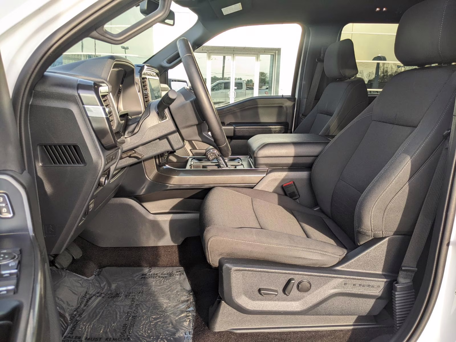 2023 Oxford White Ford F-150 XLT 4X4 Truck