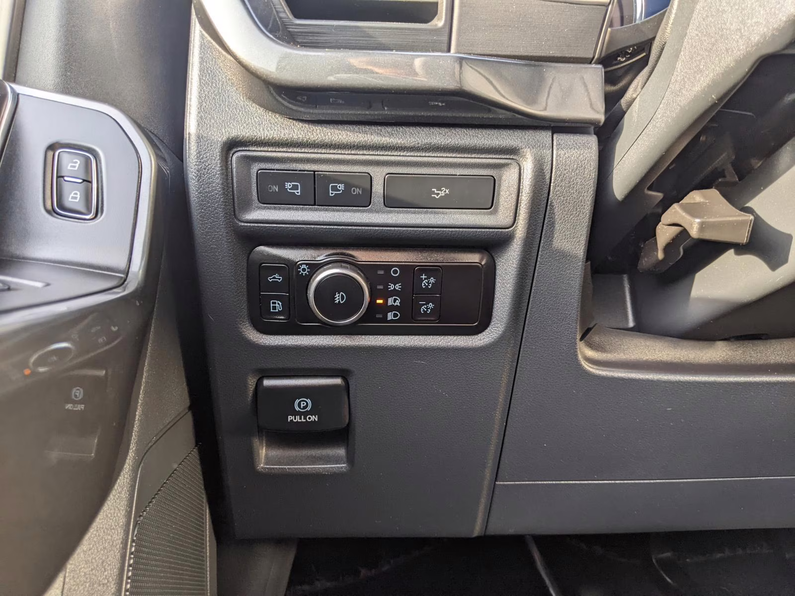 2023 Oxford White Ford F-150 XLT 4X4 Truck
