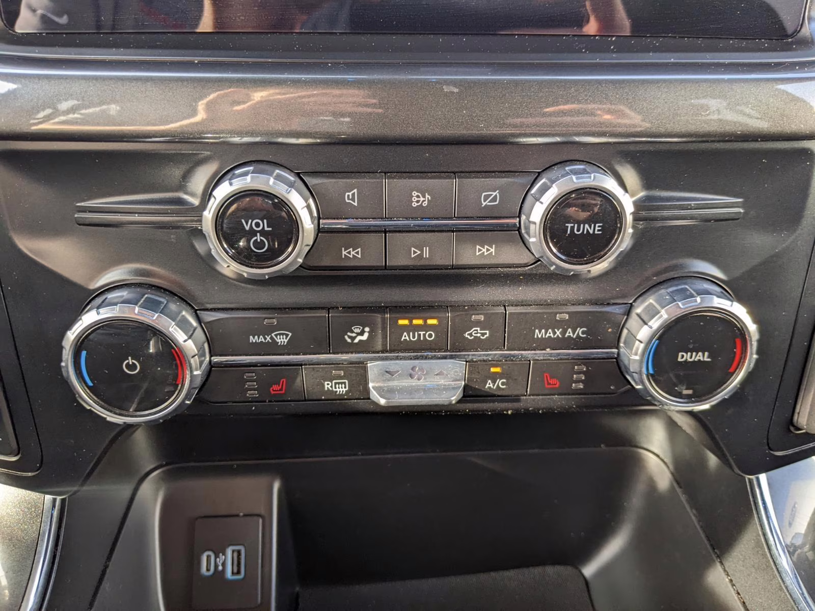 2023 Oxford White Ford F-150 XLT 4X4 Truck