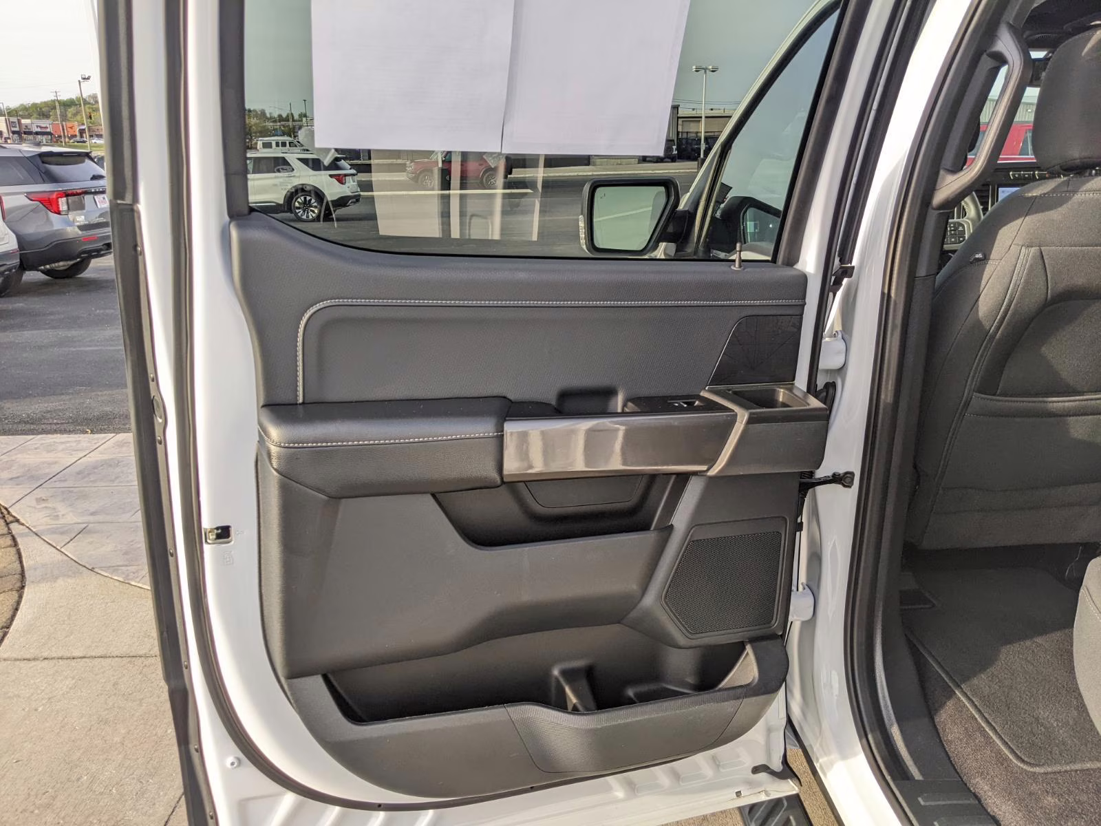 2023 Oxford White Ford F-150 XLT 4X4 Truck