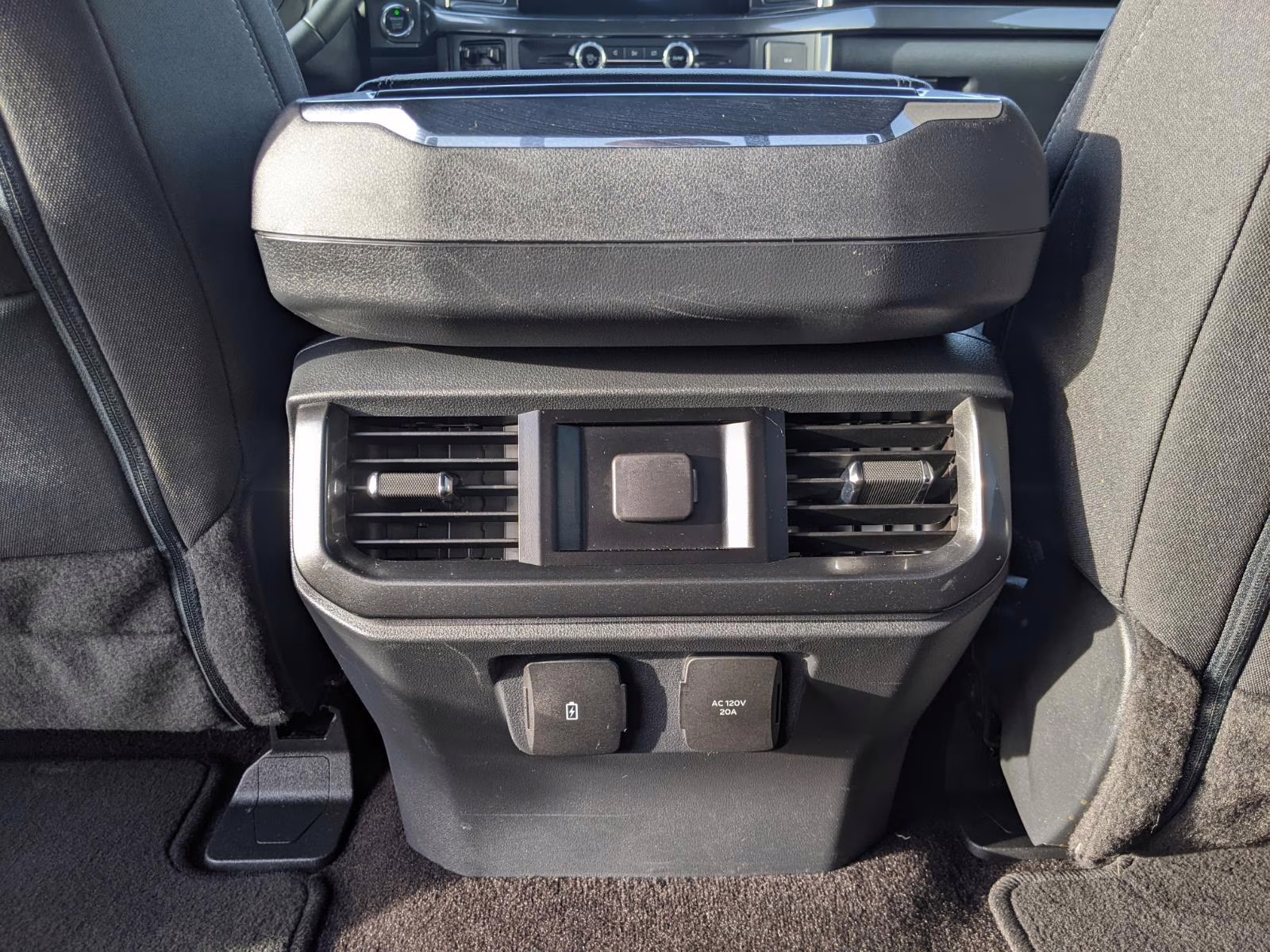 2023 Oxford White Ford F-150 XLT 4X4 Truck