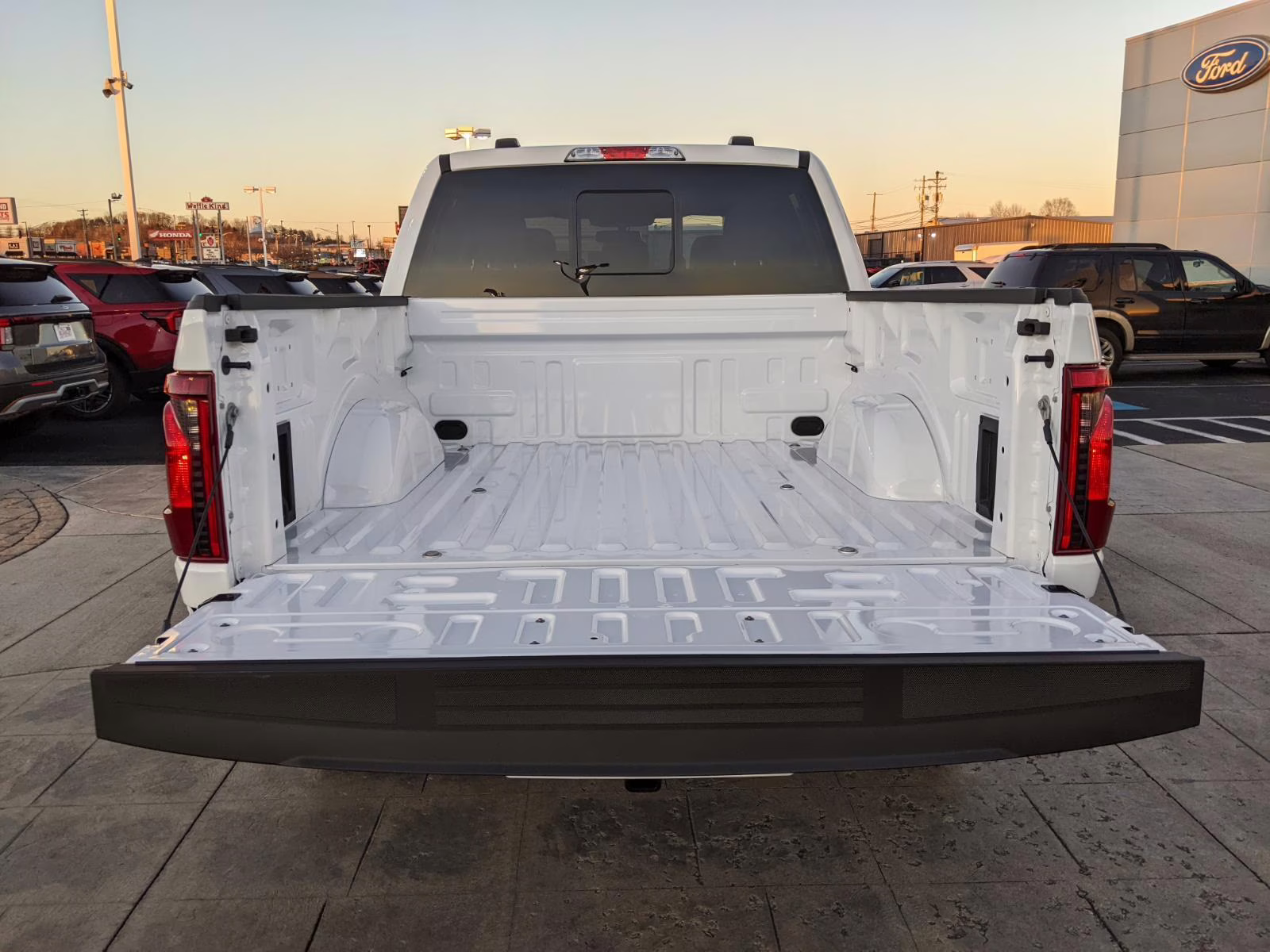 2026 Oxford White Ford F-150 XLT 4X4 Truck