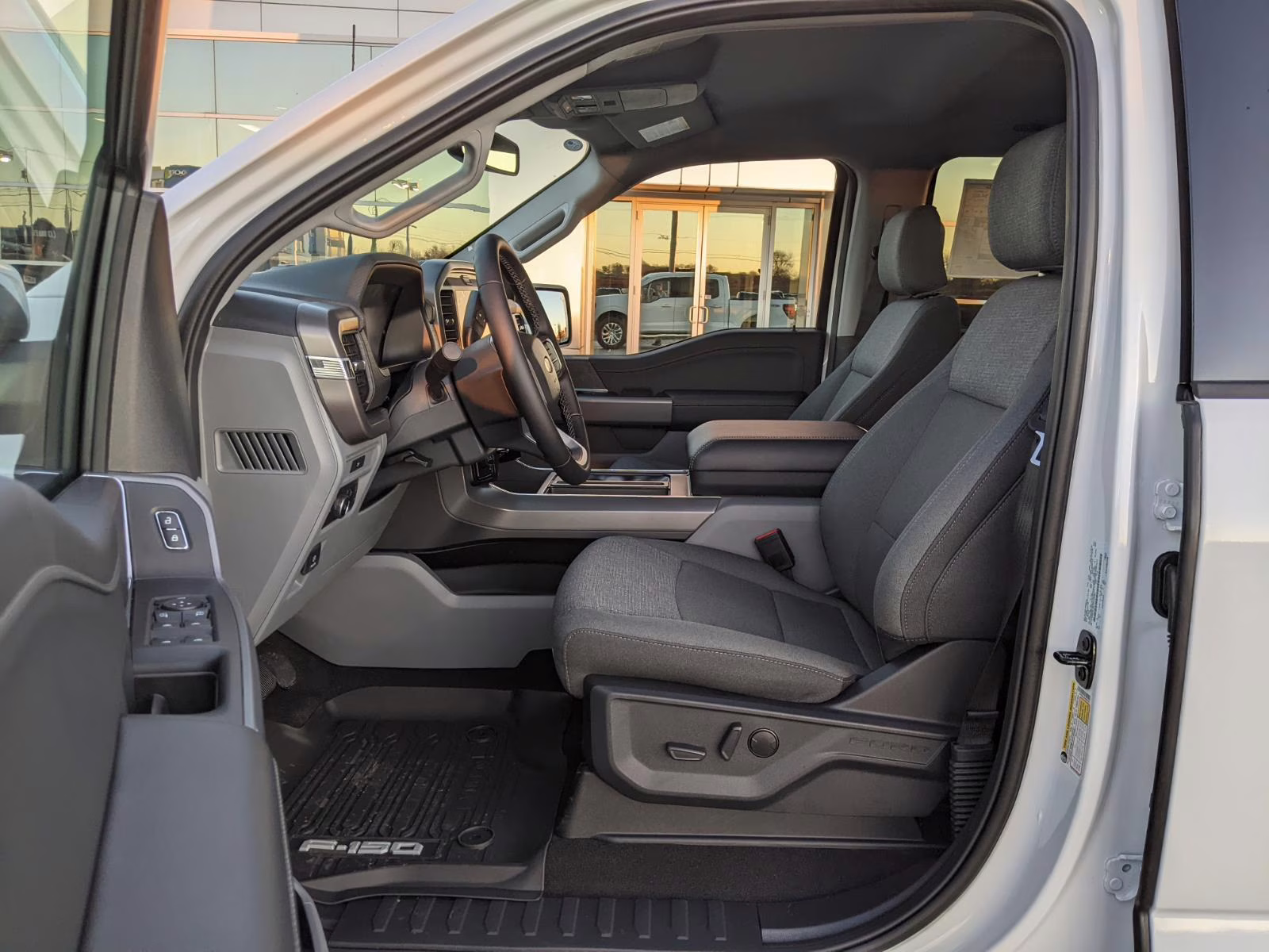 2026 Oxford White Ford F-150 XLT 4X4 Truck