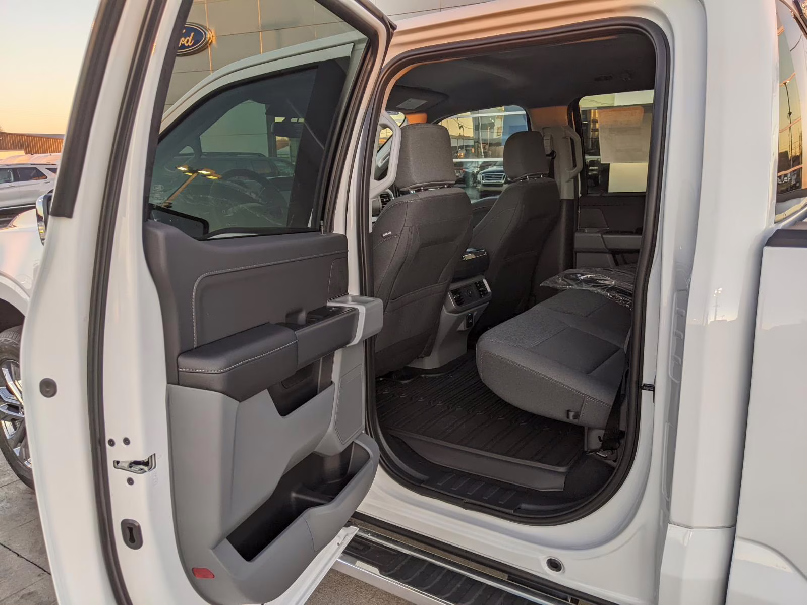 2026 Oxford White Ford F-150 XLT 4X4 Truck