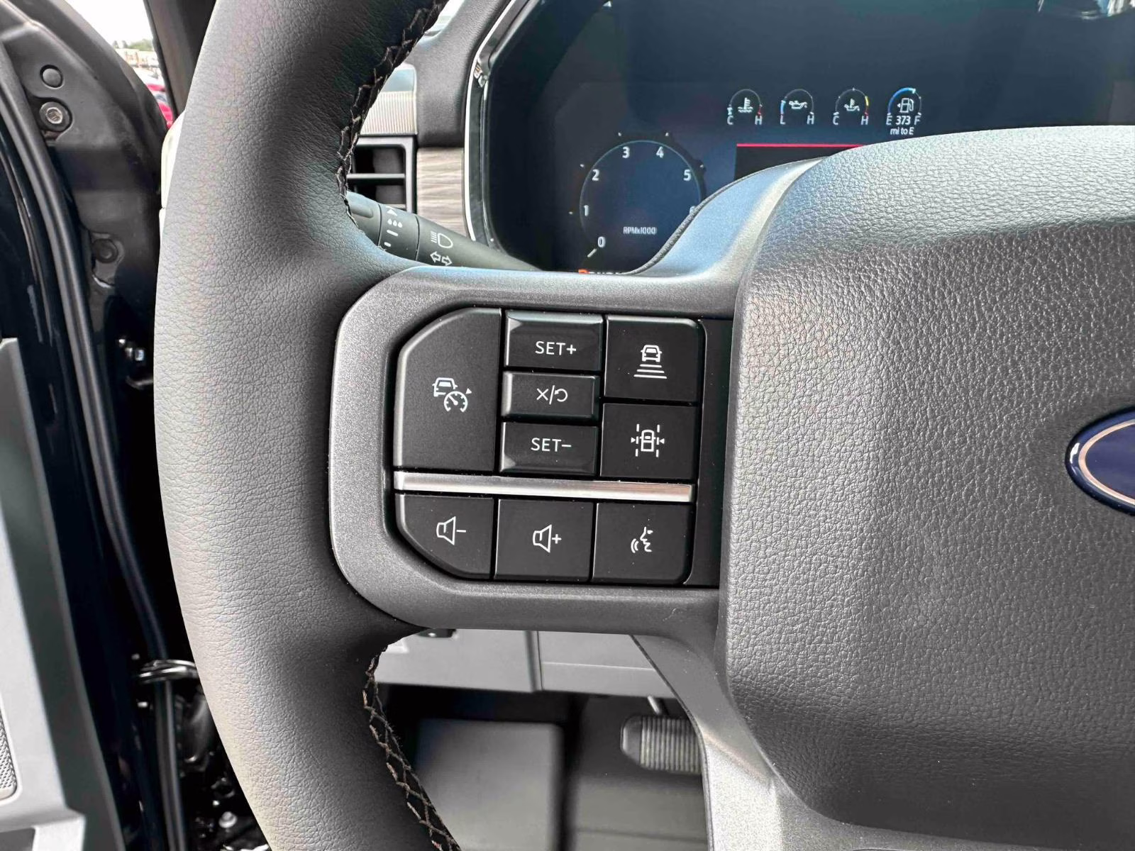 2025 AGATE BLACK METALLIC Ford F-150 LARIAT 4X4 Truck