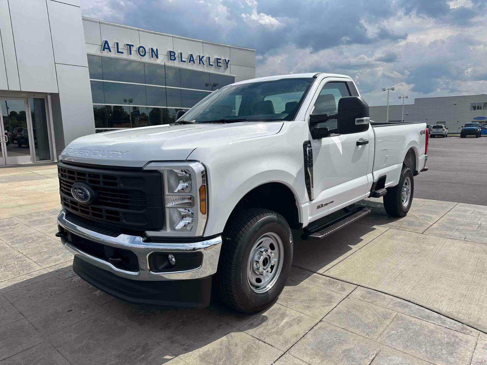 2026 Oxford White Ford Super Duty F-250 SRW XL 4X4 Truck