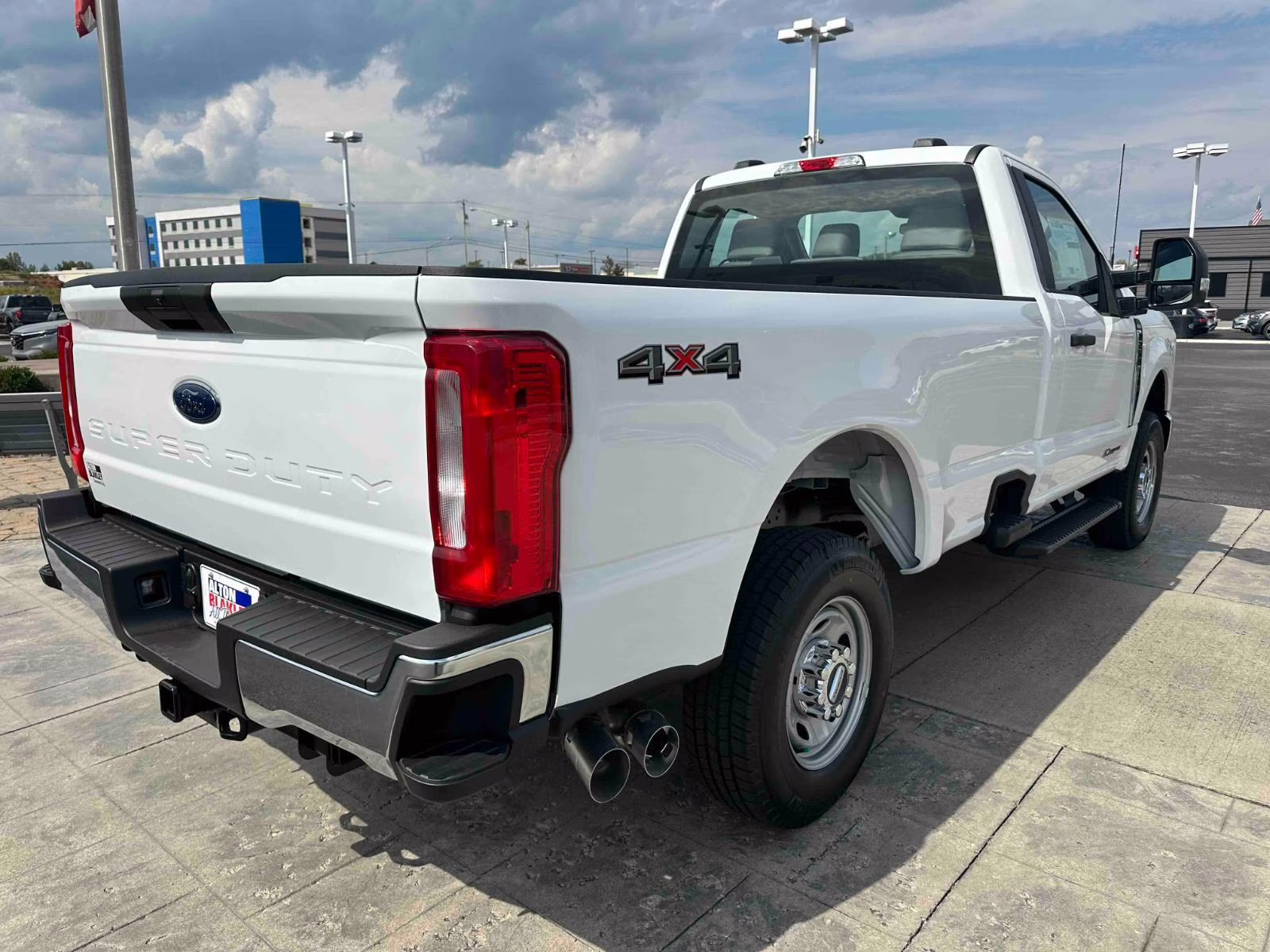 2026 Oxford White Ford Super Duty F-250 SRW XL 4X4 Truck