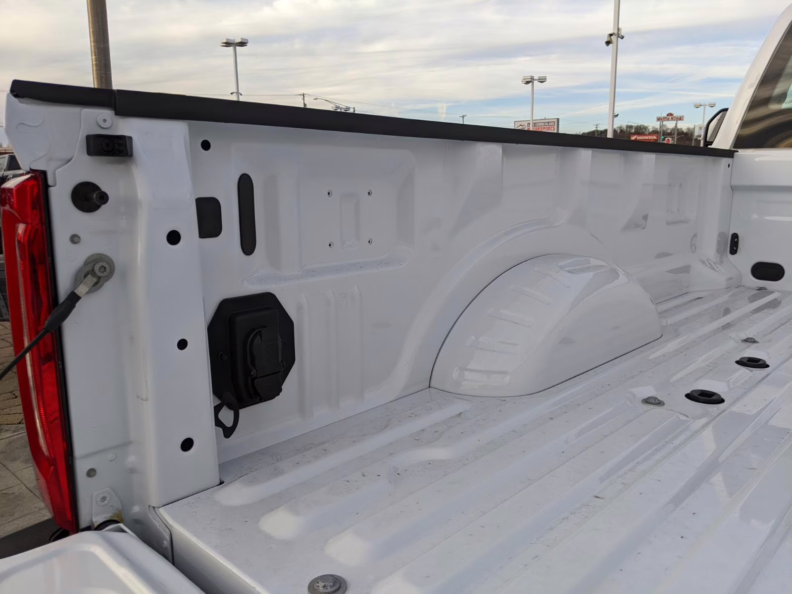 2026 Oxford White Ford Super Duty F-350 SRW XL 4X4 Truck