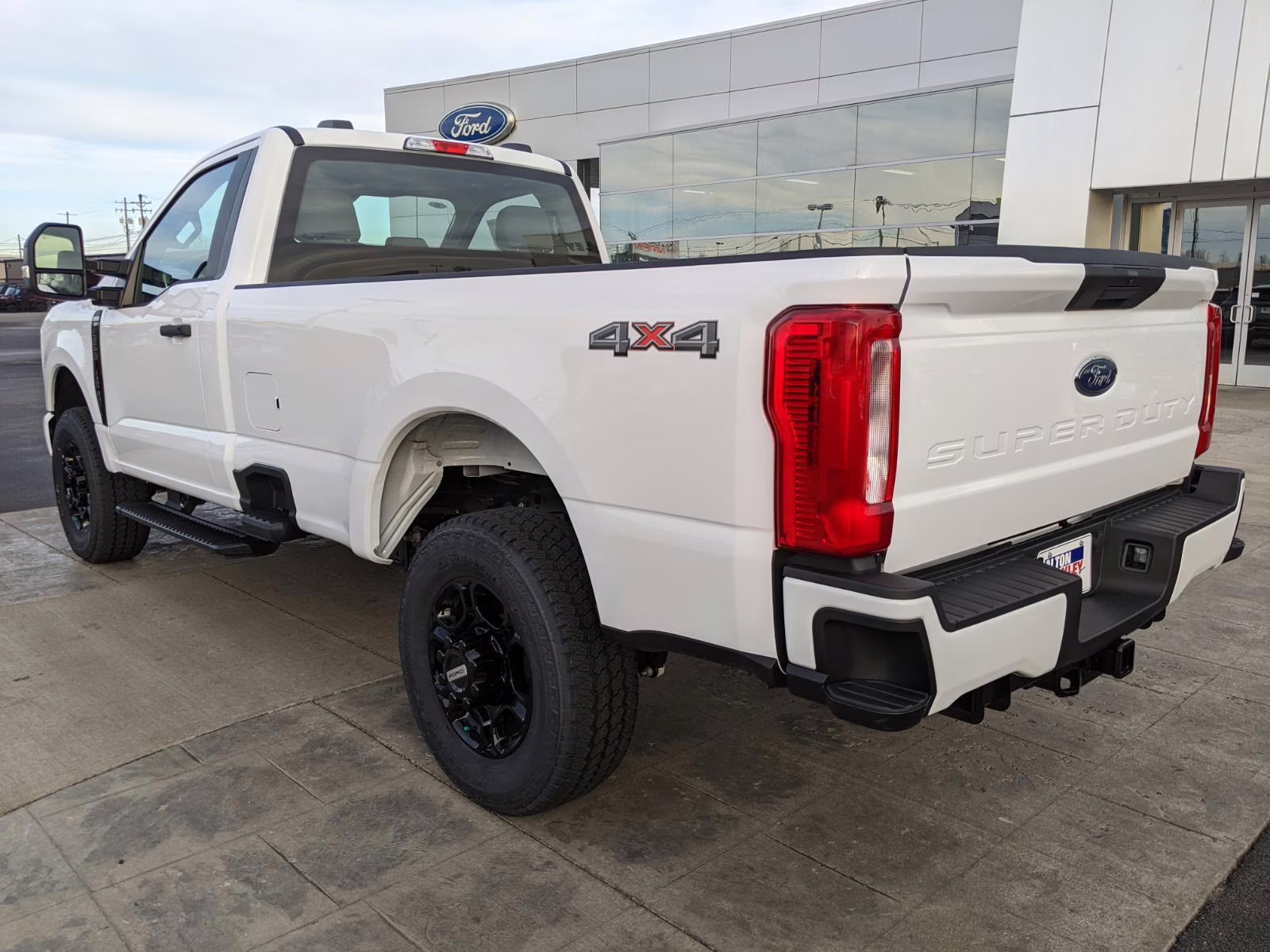 2026 Oxford White Ford Super Duty F-350 SRW XL 4X4 Truck