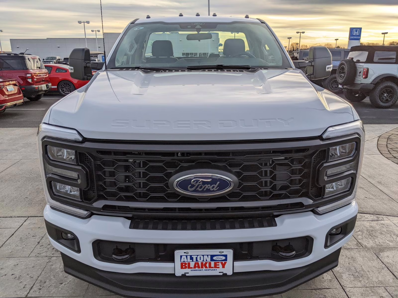 2026 Oxford White Ford Super Duty F-350 SRW XL 4X4 Truck