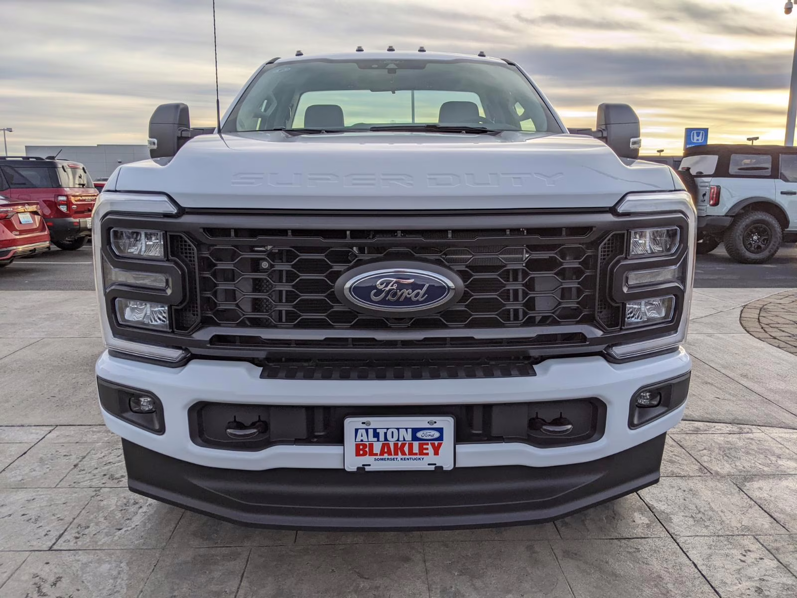 2026 Oxford White Ford Super Duty F-350 SRW XL 4X4 Truck