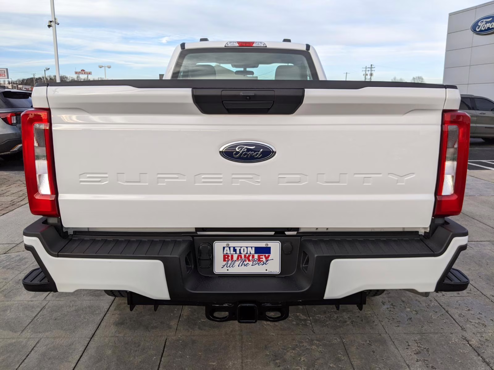 2026 Oxford White Ford Super Duty F-350 SRW XL 4X4 Truck