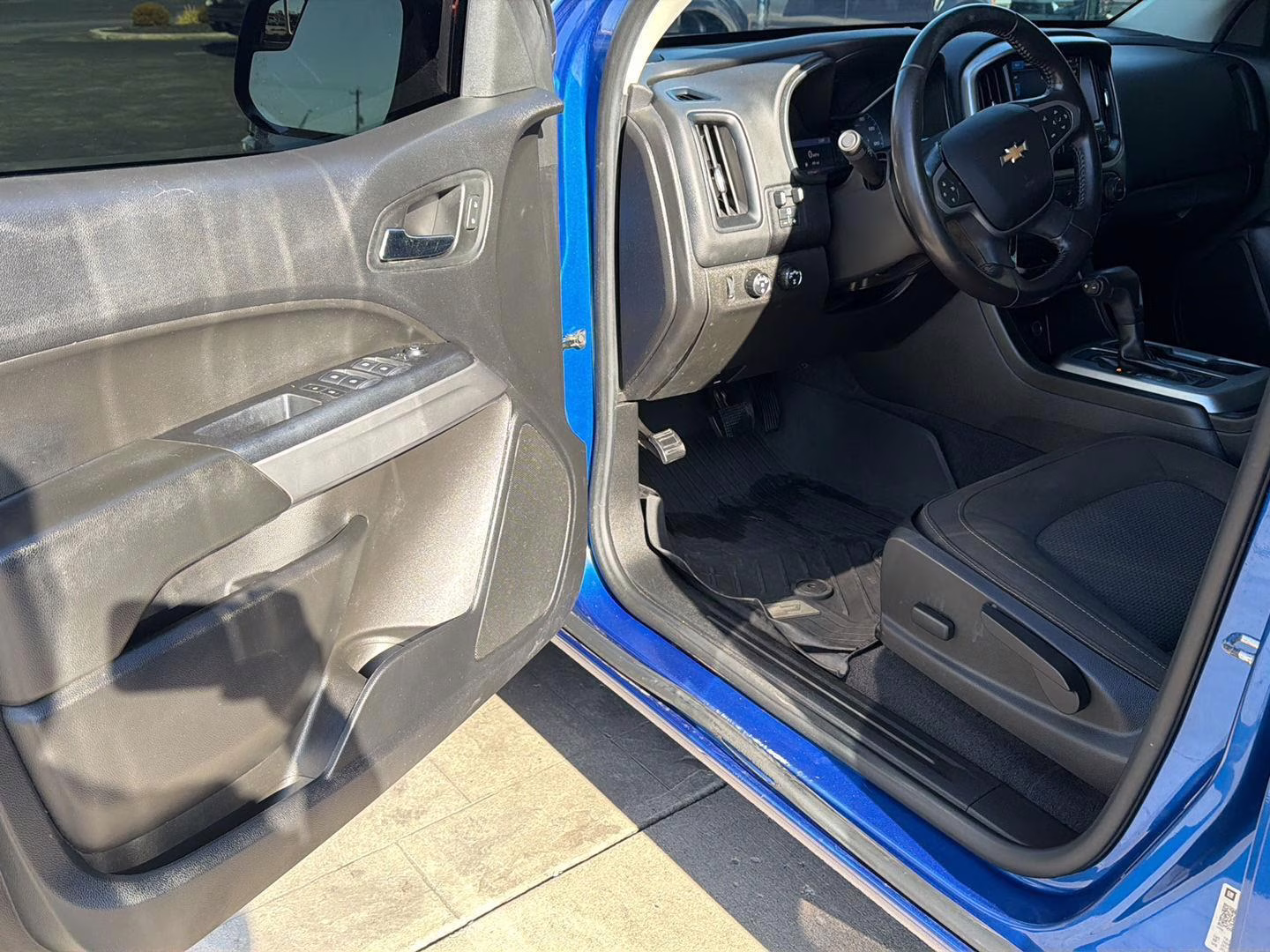 2020 Kinetic Blue Metallic Chevrolet Colorado 4WD LT 4X4 Truck