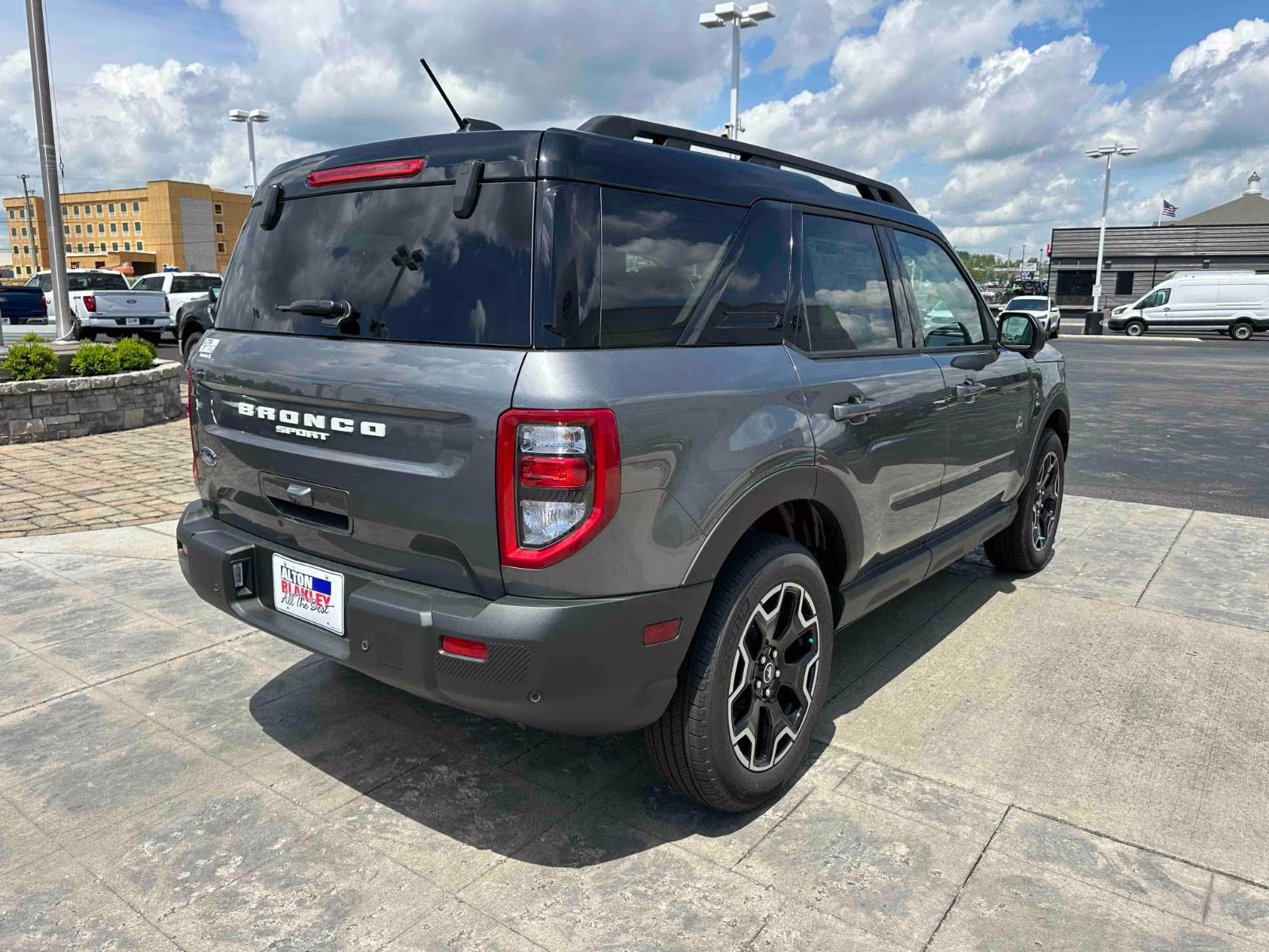 2025 CARBONIZED GRAY METALLIC Ford Bronco Sport Outer Banks 4X4 SUV