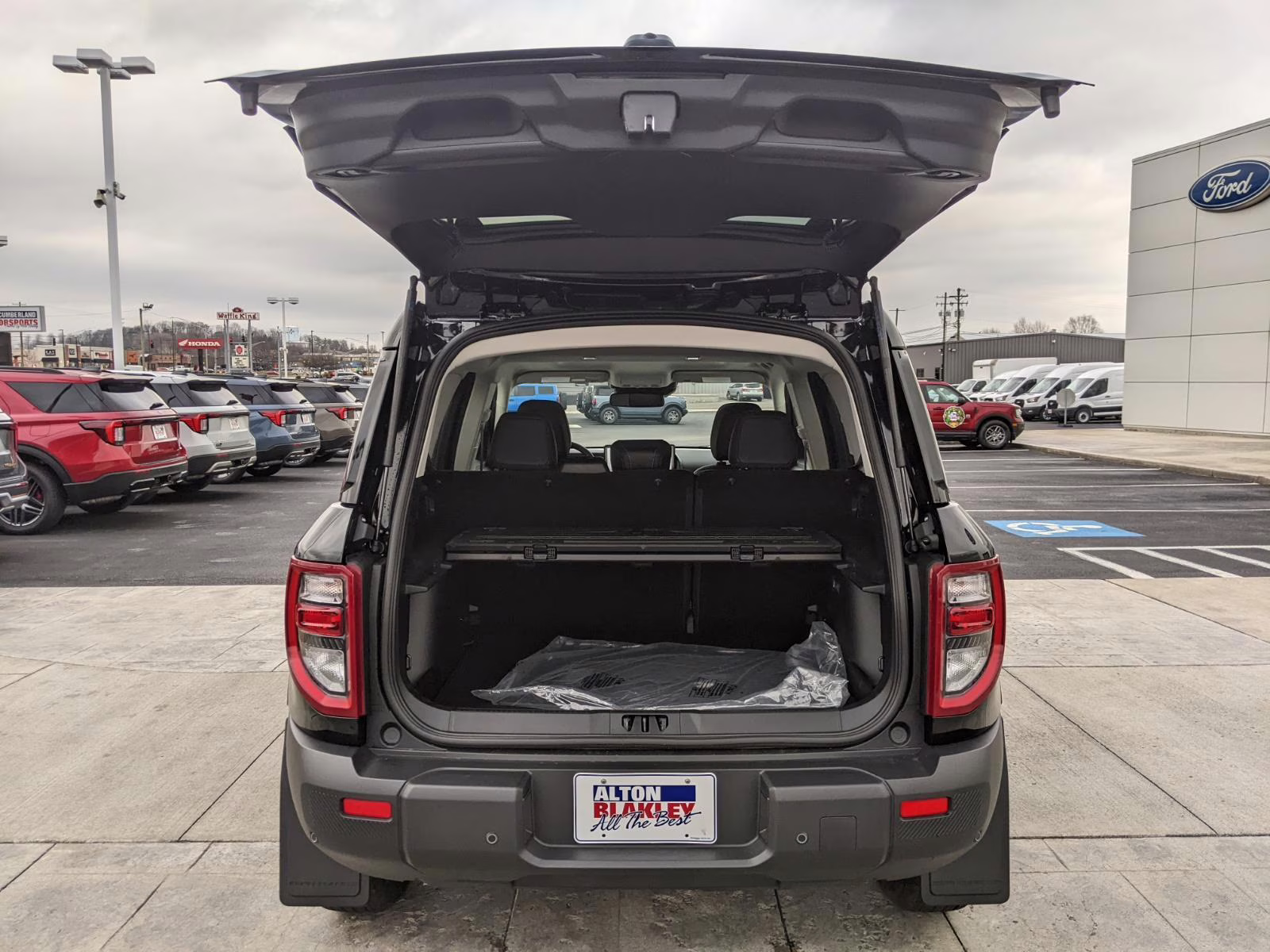 2025 Shadow Black Ford Bronco Sport Outer Banks 4X4 SUV