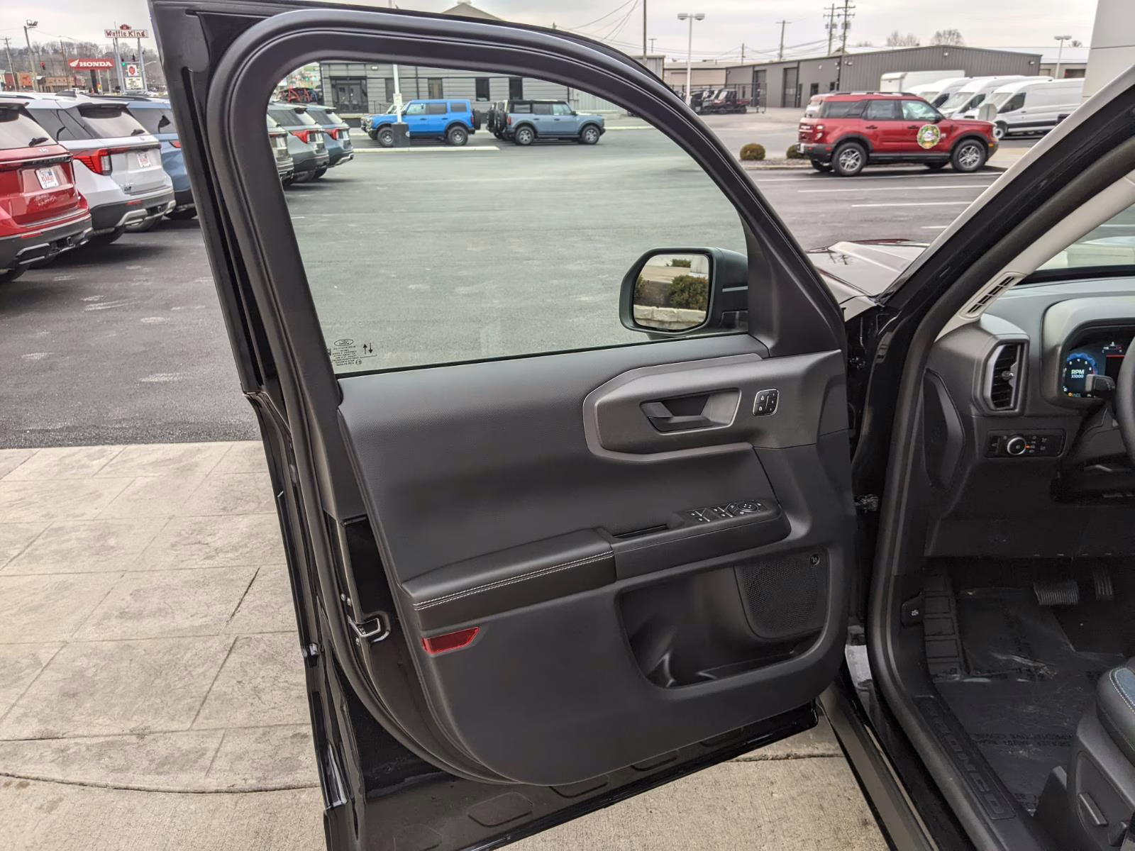 2025 Shadow Black Ford Bronco Sport Outer Banks 4X4 SUV