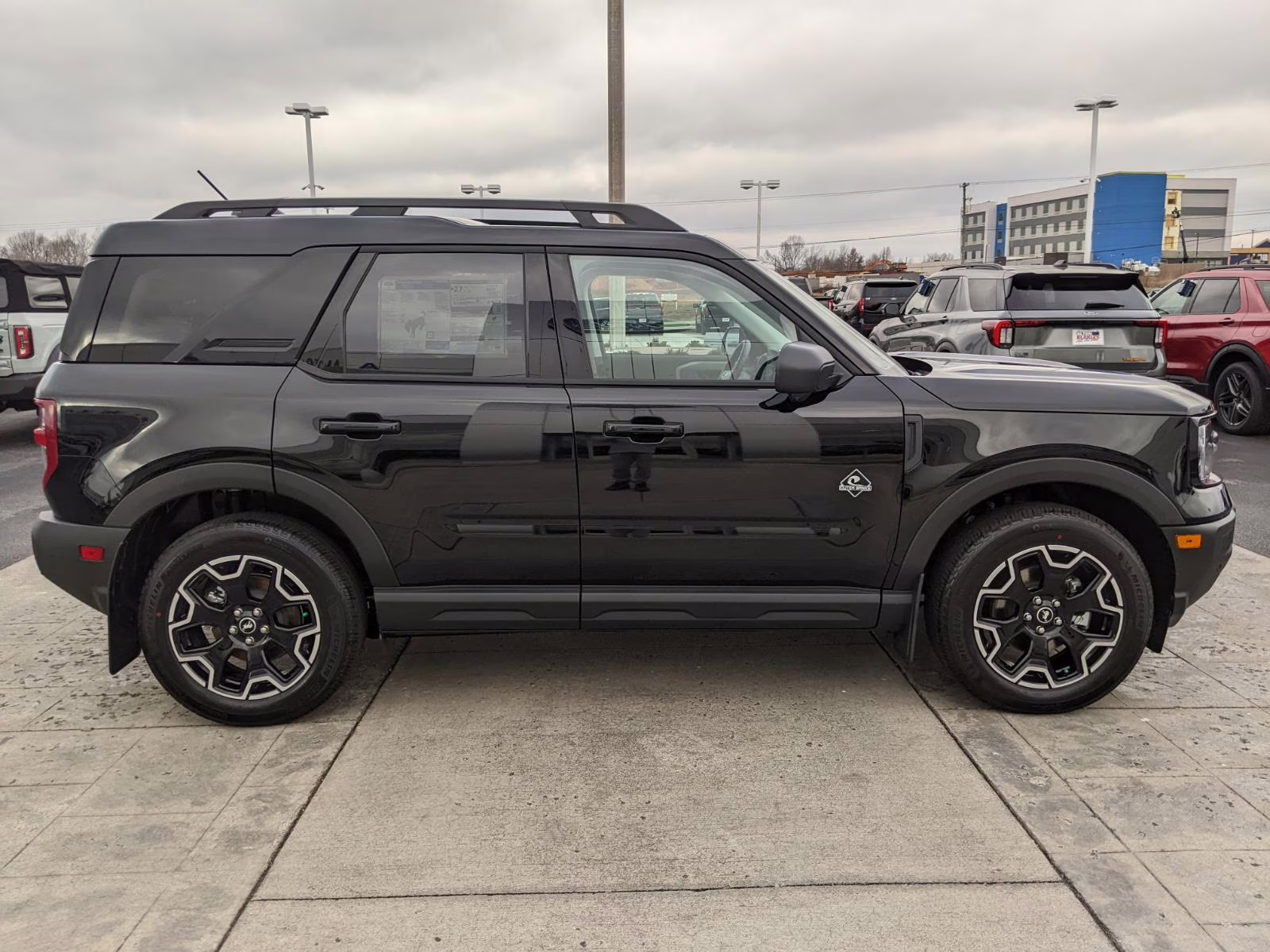 2025 Shadow Black Ford Bronco Sport Outer Banks 4X4 SUV