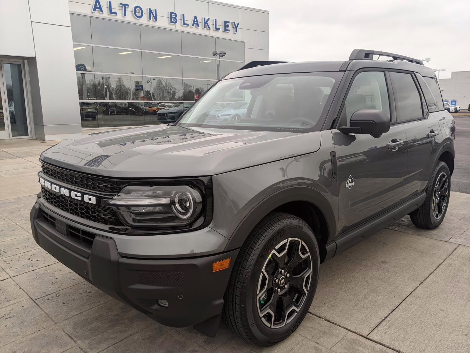 2025 Carbonized Gray Metallic Ford Bronco Sport Outer Banks 4X4 SUV