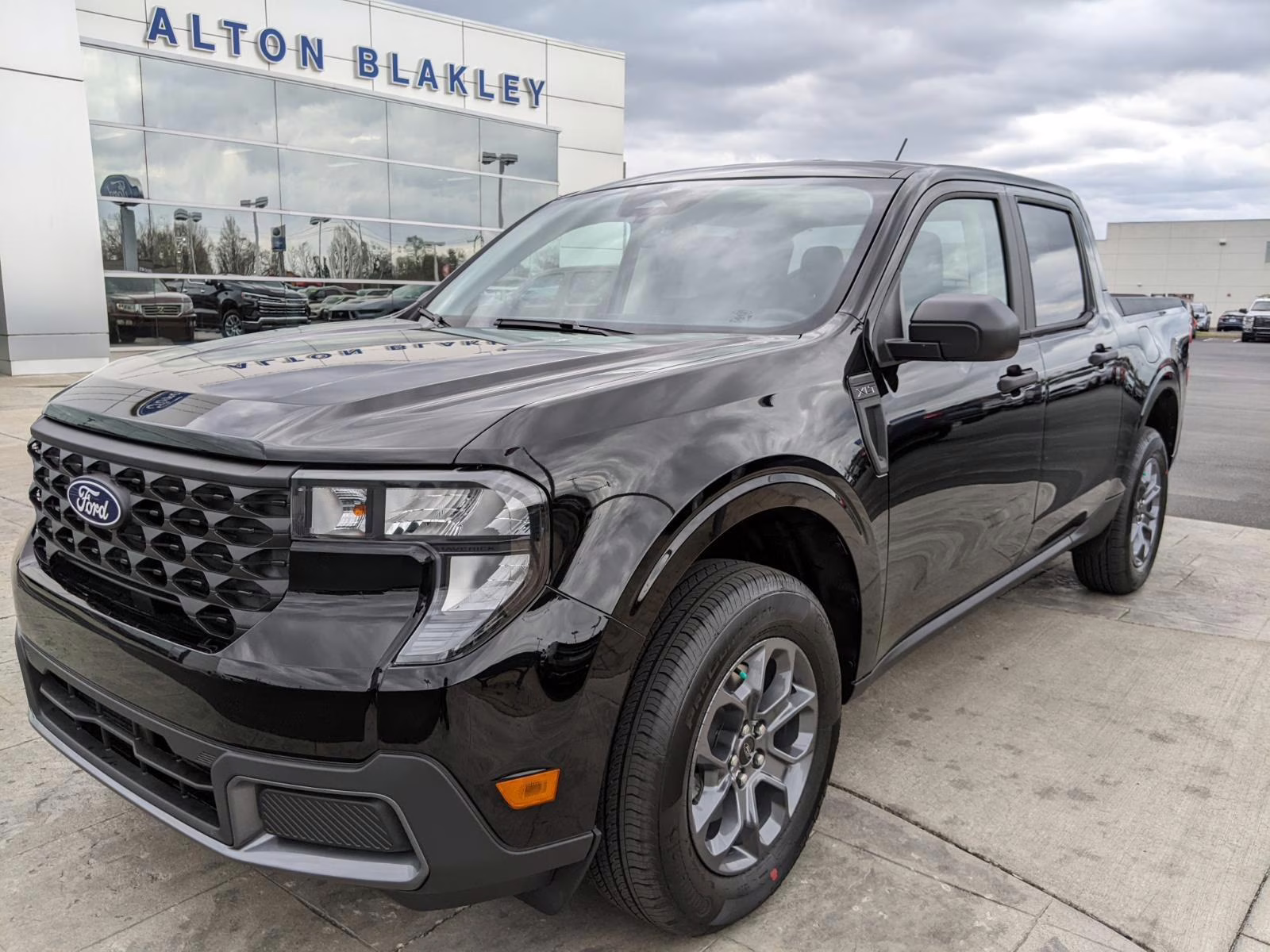 2026 Shadow Black Ford Maverick XLT AWD Truck