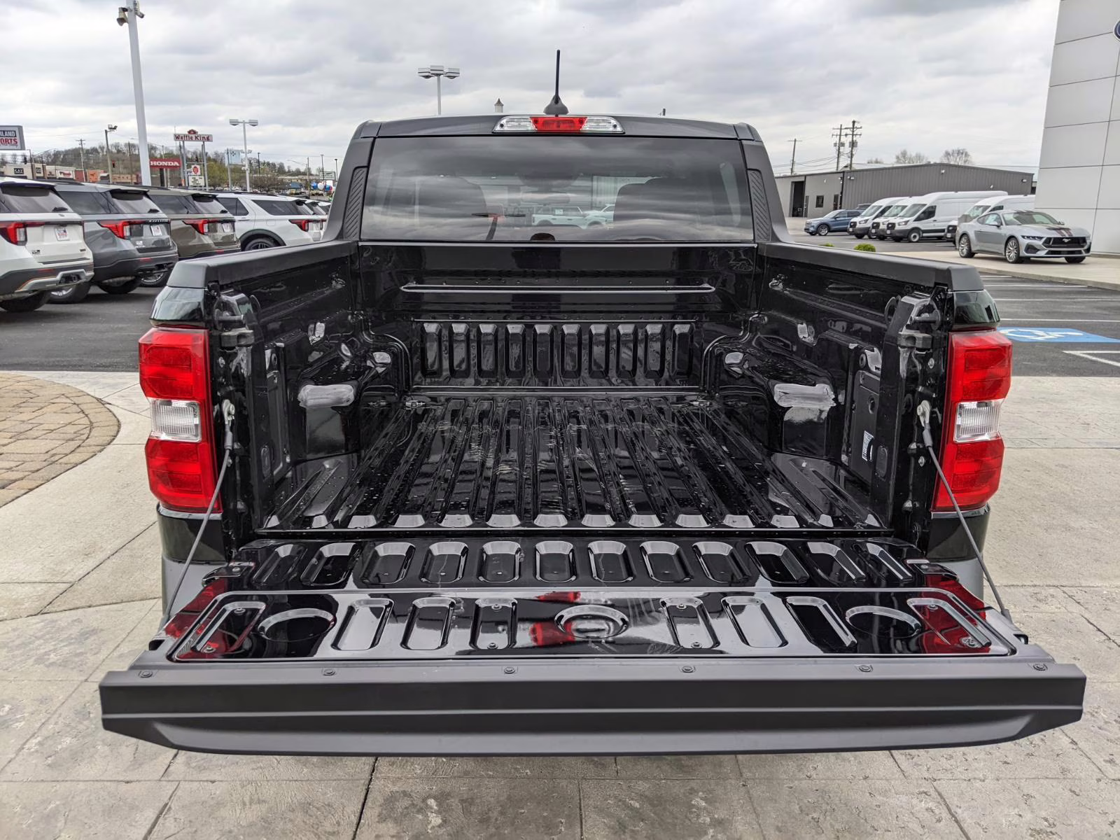 2026 Shadow Black Ford Maverick XLT AWD Truck