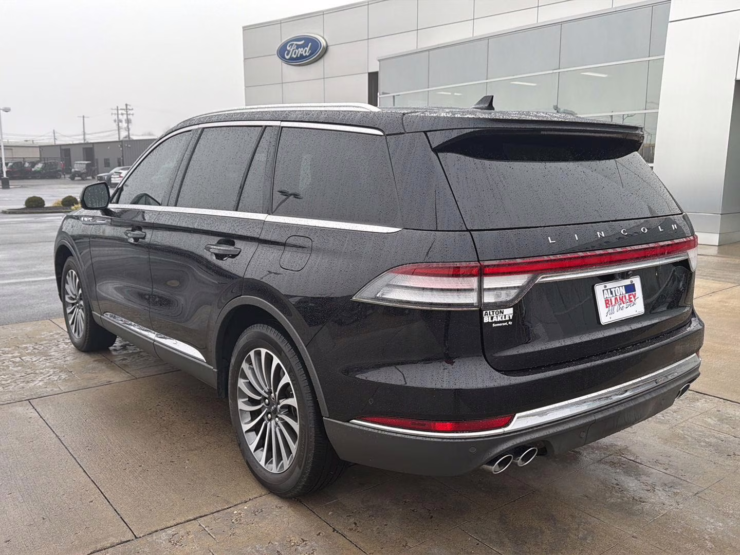 2023 Infinite Black Metallic Clearcoat Lincoln Aviator Reserve AWD SUV