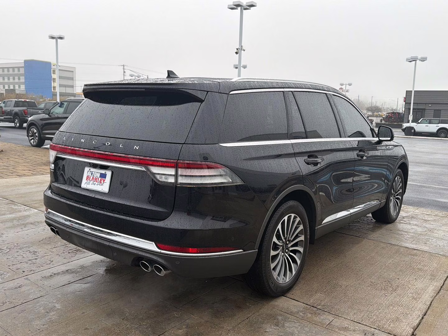 2023 Infinite Black Metallic Clearcoat Lincoln Aviator Reserve AWD SUV