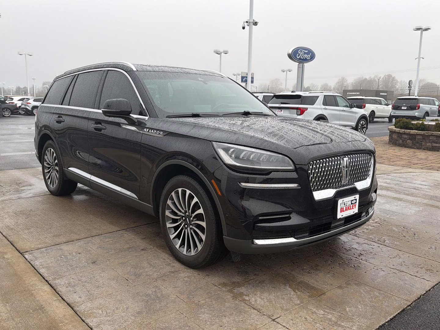 2023 Infinite Black Metallic Clearcoat Lincoln Aviator Reserve AWD SUV