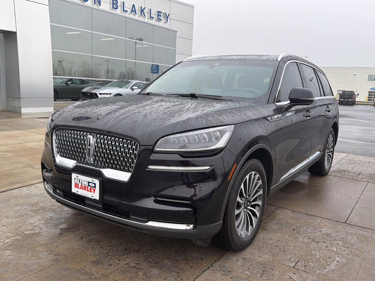 2023 Infinite Black Metallic Clearcoat Lincoln Aviator Reserve AWD SUV