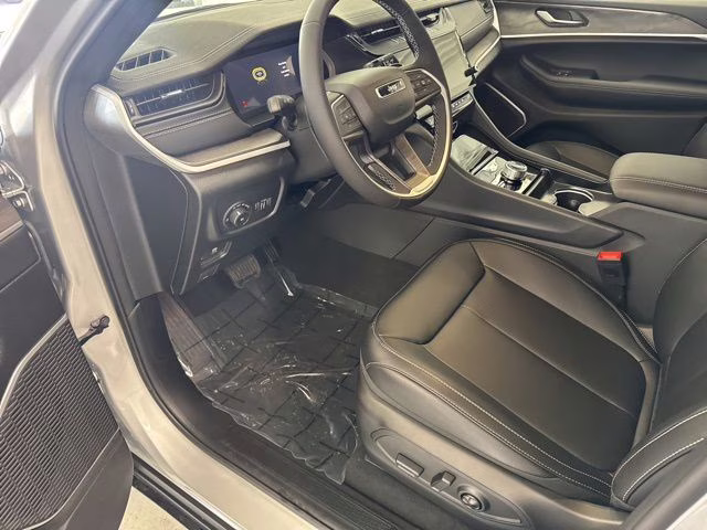 2026 Silver Zynith Jeep Grand Cherokee Limited 4X4 SUV