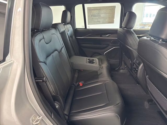 2026 Silver Zynith Jeep Grand Cherokee Limited 4X4 SUV