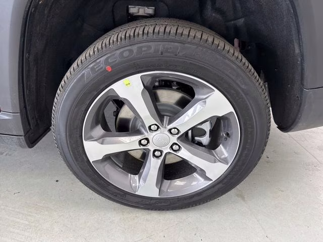 2026 Velvet Red Pearlcoat Jeep Grand Cherokee L Limited 4X4 SUV