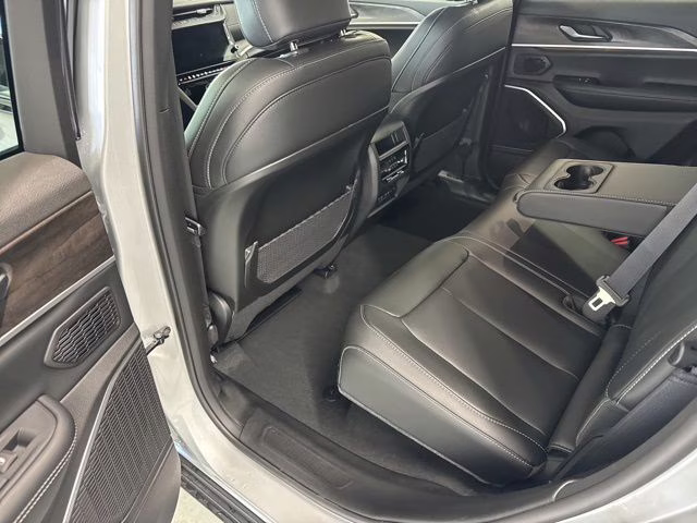 2026 Silver Zynith Jeep Grand Cherokee Limited 4X4 SUV