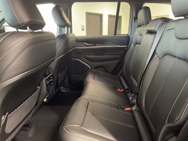 2026 Silver Zynith Jeep Grand Cherokee Limited 4X4 SUV