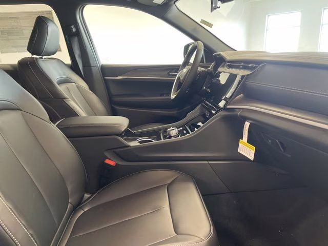 2026 Silver Zynith Jeep Grand Cherokee Limited 4X4 SUV