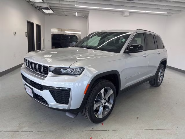 2026 Silver Zynith Jeep Grand Cherokee Limited 4X4 SUV