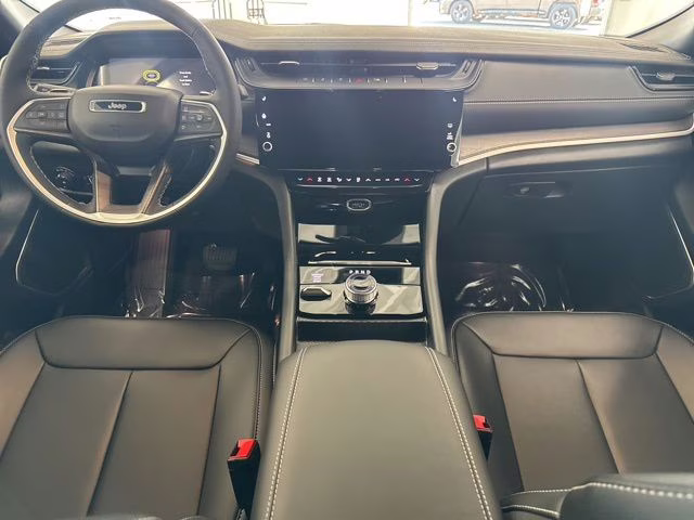 2026 Silver Zynith Jeep Grand Cherokee Limited 4X4 SUV