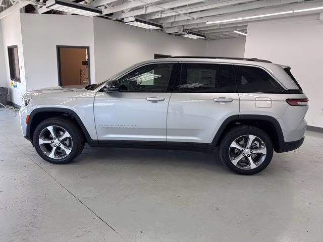 2026 Silver Zynith Jeep Grand Cherokee Limited 4X4 SUV