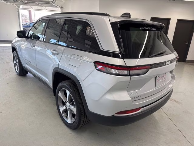 2026 Silver Zynith Jeep Grand Cherokee Limited 4X4 SUV