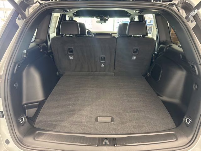 2026 Silver Zynith Jeep Grand Cherokee Limited 4X4 SUV