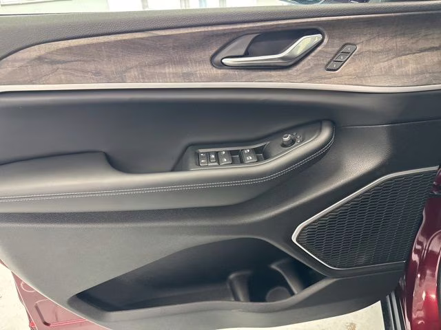 2026 Velvet Red Pearlcoat Jeep Grand Cherokee L Limited 4X4 SUV