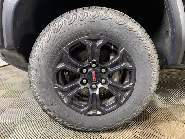 2025 Onyx Black GMC Canyon Elevation 4X4 Truck