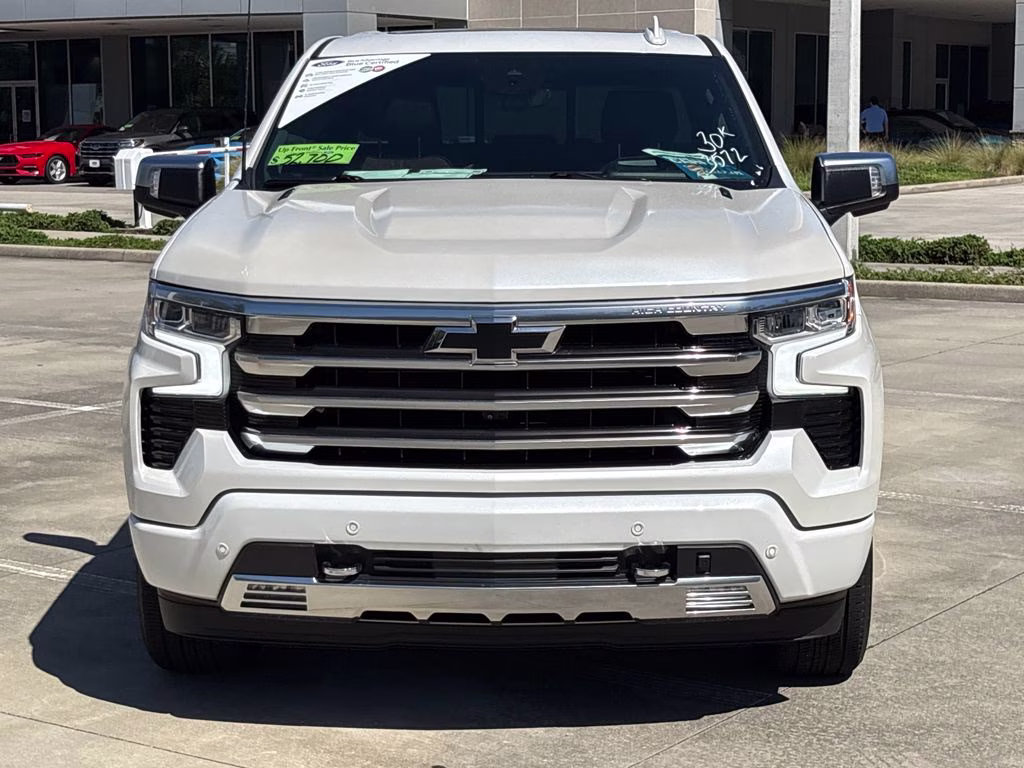 2023 Iridescent Pearl Tricoat Chevrolet Silverado 1500 High Country 4X4 Truck
