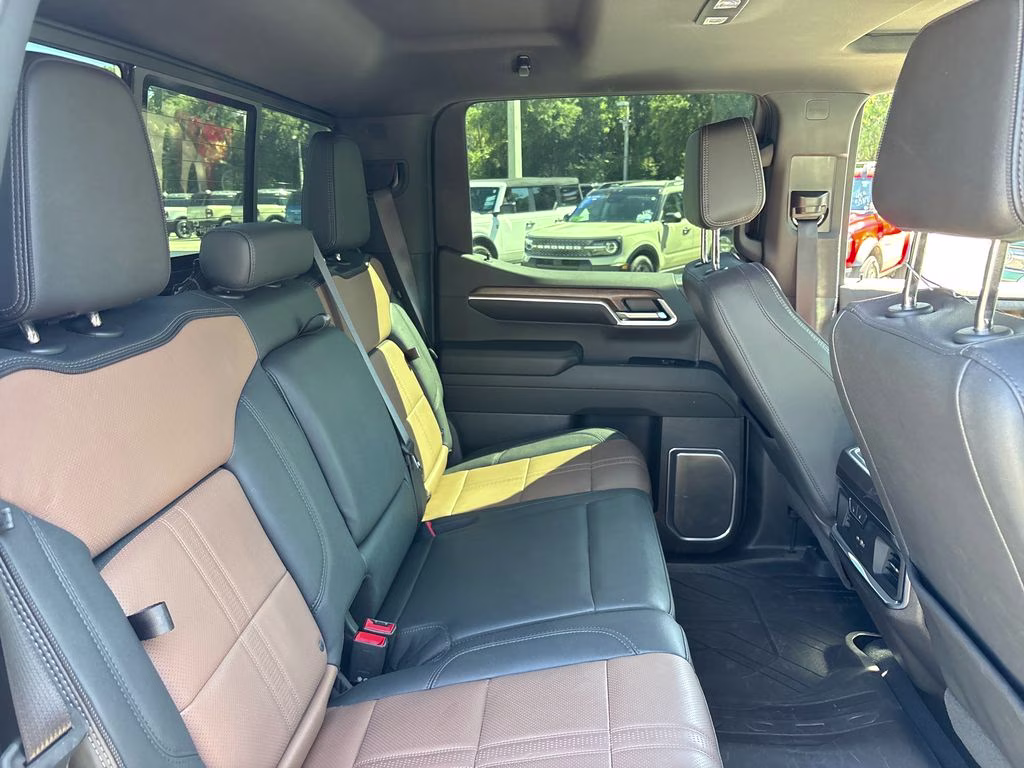 2023 Iridescent Pearl Tricoat Chevrolet Silverado 1500 High Country 4X4 Truck