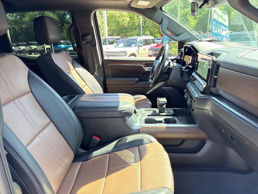 2023 Iridescent Pearl Tricoat Chevrolet Silverado 1500 High Country 4X4 Truck