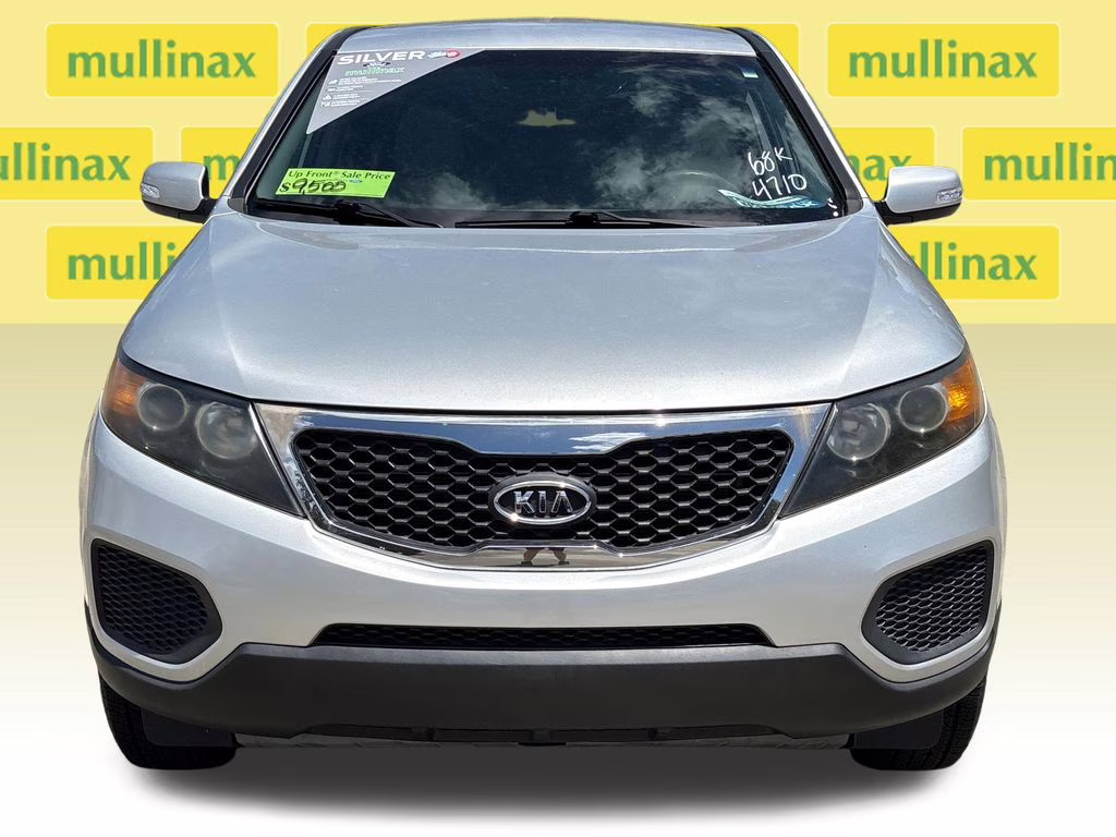 2013 Bright Silver Kia Sorento LX FWD SUV